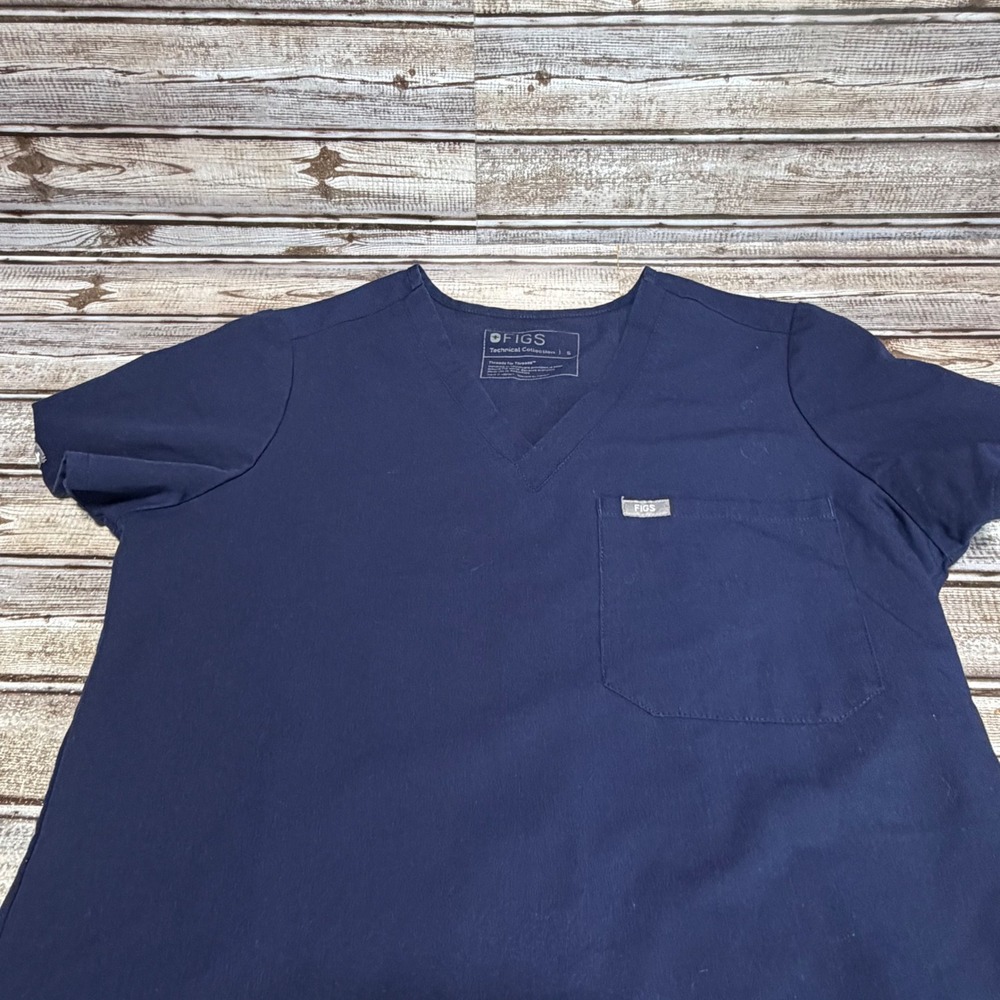 FIGS Scrub Top Womens Size S Navy Blue V-Neck Short Sleeve One Pocket Technical